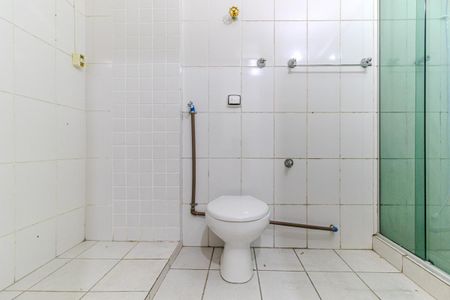 Banheiro de apartamento para alugar com 1 quarto, 28m² em Vila Buarque, São Paulo