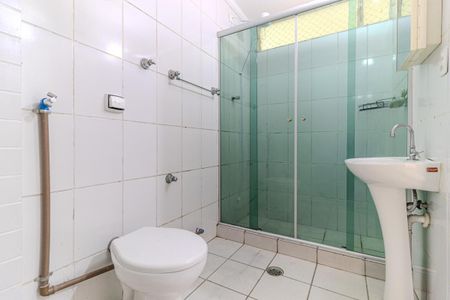 Banheiro de apartamento para alugar com 1 quarto, 28m² em Vila Buarque, São Paulo