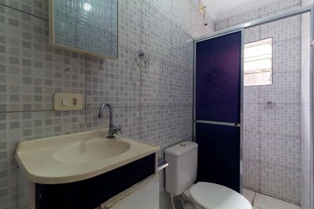 Banheiro de casa para alugar com 2 quartos, 56m² em Cidade Satelite Santa Barbara, São Paulo
