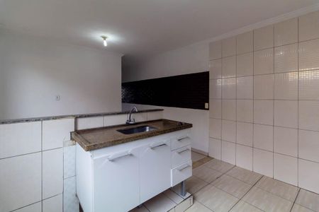 Cozinha de casa para alugar com 2 quartos, 56m² em Cidade Satelite Santa Barbara, São Paulo