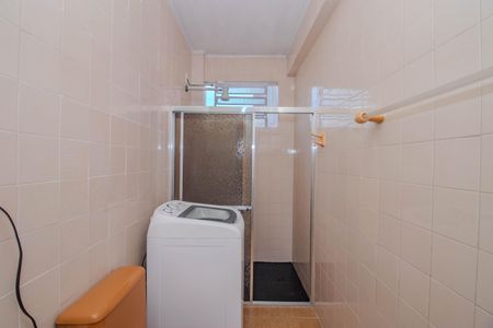 Banheiro de kitnet/studio para alugar com 1 quarto, 37m² em Morro Santana, Porto Alegre