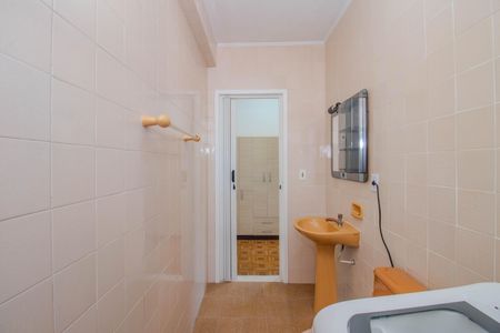 Banheiro de kitnet/studio para alugar com 1 quarto, 37m² em Morro Santana, Porto Alegre