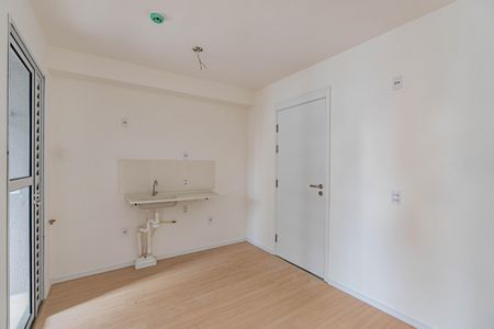 Sala e cozinha de apartamento para alugar com 2 quartos, 29m² em Vila Santo Estefano, São Paulo