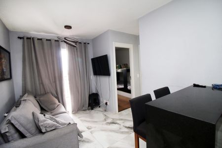 Sala de apartamento para alugar com 2 quartos, 50m² em Vista Alegre, Rio de Janeiro