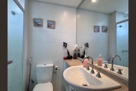 Apartamento à venda com 70m², 2 quartos e 1 vagaSuíte 1 - Banheiro