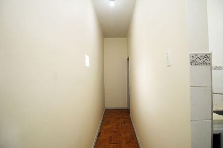 Corredor de apartamento para alugar com 2 quartos, 80m² em Vicente de Carvalho, Rio de Janeiro