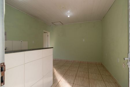 Sala/Cozinha de casa para alugar com 1 quarto, 38m² em Vila Uniao (zona Leste), São Paulo