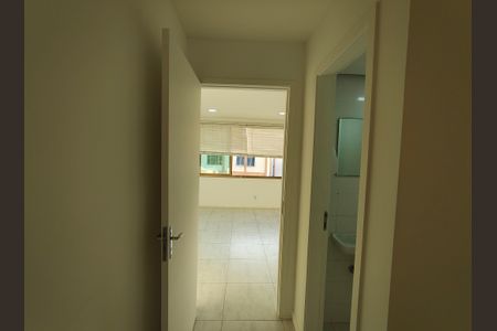 Sala de kitnet/studio para alugar com 0 quarto, 28m² em Freguesia (jacarepaguá), Rio de Janeiro