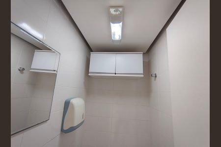 Banheiro de kitnet/studio para alugar com 0 quarto, 28m² em Freguesia (jacarepaguá), Rio de Janeiro