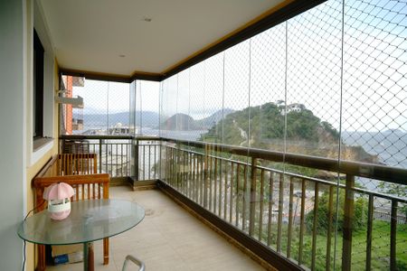 Apartamento à venda com 115m², 3 quartos e 2 vagasVaranda