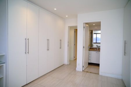 Apartamento à venda com 115m², 3 quartos e 2 vagasSuíte