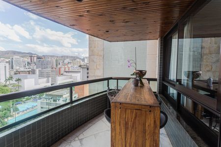 Varada na Sala de apartamento para alugar com 4 quartos, 260m² em Centro, Belo Horizonte