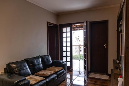 Sala de casa à venda com 1 quarto, 220m² em Betânia, Belo Horizonte