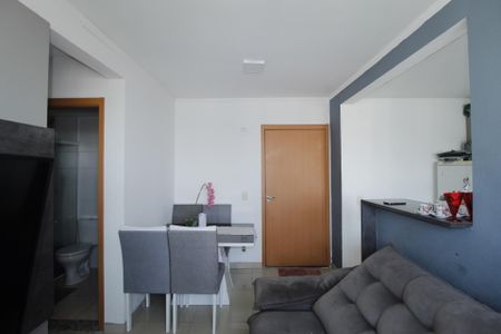 Sala de apartamento à venda com 2 quartos, 45m² em Humaitá, Porto Alegre