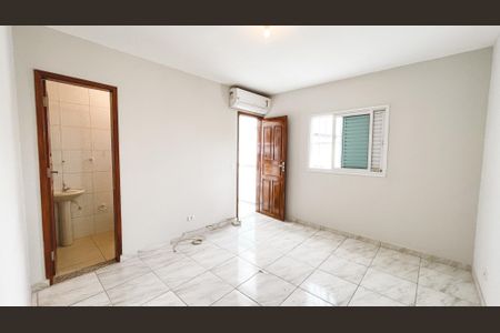 Suíte 1 de casa para alugar com 2 quartos, 71m² em Parque Peruche, São Paulo