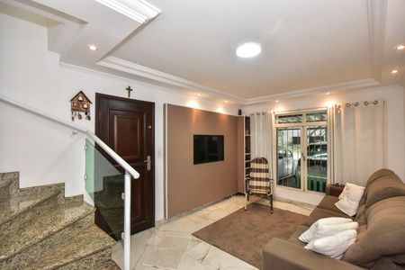 Sala de casa para alugar com 2 quartos, 110m² em Vila Maria Augusta, São Paulo