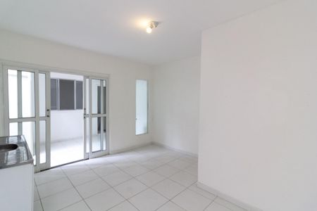 Sala - Cozinha de casa para alugar com 2 quartos, 67m² em Chácara Santo Antônio (zona Sul), São Paulo