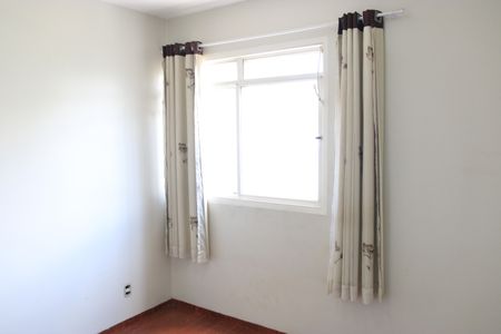 Quarto 01 de apartamento para alugar com 2 quartos, 80m² em Setor Aeroporto, Goiânia