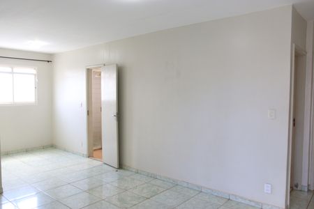 Sala de apartamento para alugar com 2 quartos, 80m² em Setor Aeroporto, Goiânia