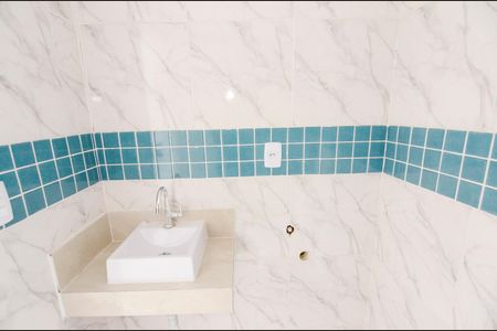 Banheiro de kitnet/studio para alugar com 1 quarto, 35m² em Cidade Nova, Rio de Janeiro