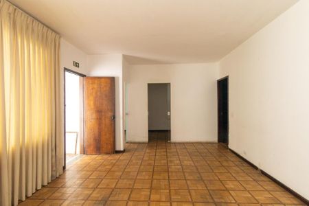Sala de TV de apartamento para alugar com 3 quartos, 135m² em Centro, Curitiba