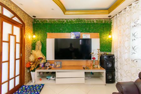 Casa para alugar com 4 quartos, 220m² em Parque Santa Madalena, São Paulo