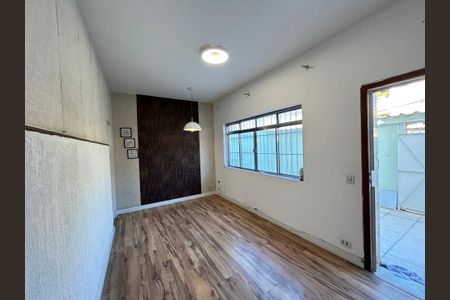 Sala de casa para alugar com 2 quartos, 70m² em Magalhães Bastos, Rio de Janeiro