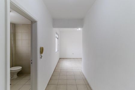 Corredor de Entrada de apartamento para alugar com 1 quarto, 45m² em Higienópolis, São Paulo