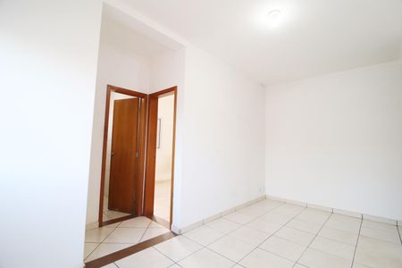 Sala de apartamento para alugar com 2 quartos, 52m² em Granada, Uberlândia