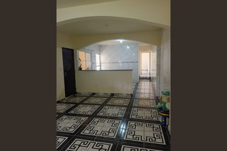 Casa para alugar com 2 quartos, 190m² em Vila Sagrado Coracao de Maria, Mogi das Cruzes