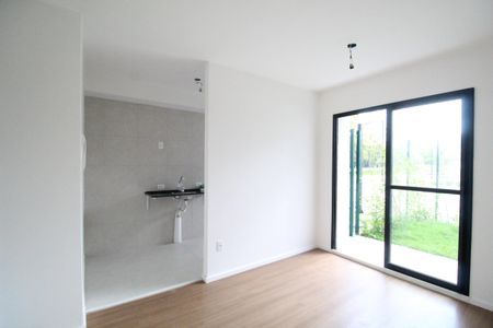 Sala de apartamento para alugar com 2 quartos, 48m² em Barra Olímpica, Rio de Janeiro