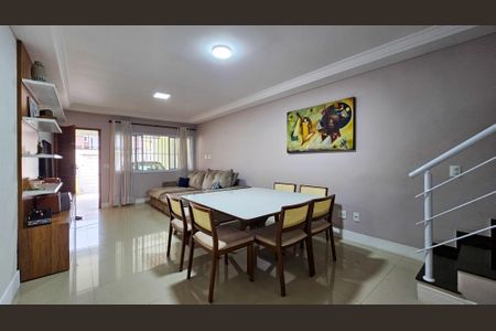 Sala de casa à venda com 3 quartos, 125m² em Vila Isa, São Paulo