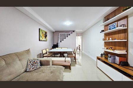 Sala de casa à venda com 3 quartos, 125m² em Vila Isa, São Paulo