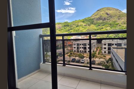 Sacada  de apartamento para alugar com 2 quartos, 51m² em Recreio dos Bandeirantes, Rio de Janeiro
