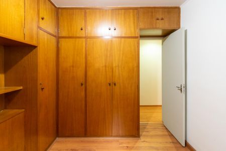 Quarto 1 de apartamento para alugar com 2 quartos, 58m² em Vila Guarani, São Paulo
