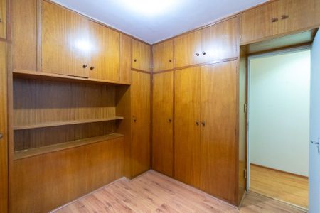 Quarto 1 de apartamento para alugar com 2 quartos, 58m² em Vila Guarani, São Paulo