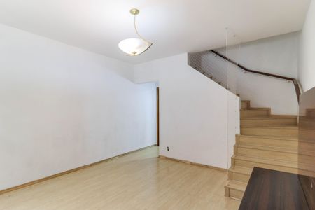 Sala de casa para alugar com 2 quartos, 100m² em Parque Colonial, São Paulo