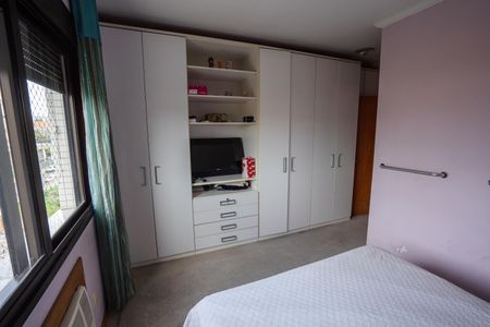 Quarto Suíte de apartamento à venda com 3 quartos, 124m² em Jardim Lindóia, Porto Alegre