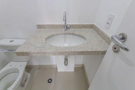 Banheiro de apartamento para alugar com 1 quarto, 39m² em Km 18, Osasco