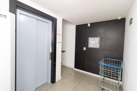 Apartamento para alugar com 79m², 2 quartos e 1 vaga Apartamento para alugar com 79m², 2 quartos e 1 vagaHall de entrada
