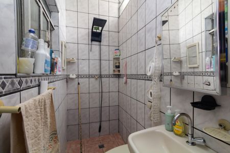 Banheiro de casa para alugar com 10 quartos, 500m² em Vila Taquari, São Paulo