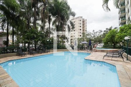 Apartamento à venda com 83m², 3 quartos e 2 vagas Apartamento à venda com 83m², 3 quartos e 2 vagasÁrea comum - Piscina