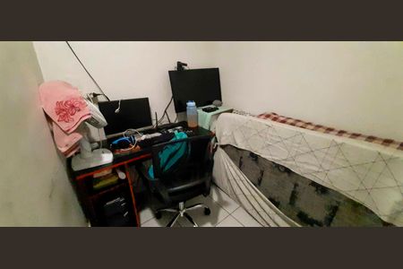 Quarto 1 de casa para alugar com 2 quartos, 35m² em Jardim Roberto, Osasco