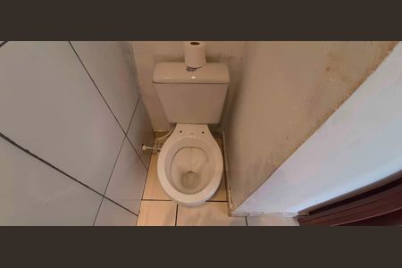 Banheiro de casa para alugar com 1 quarto, 35m² em Jardim Roberto, Osasco