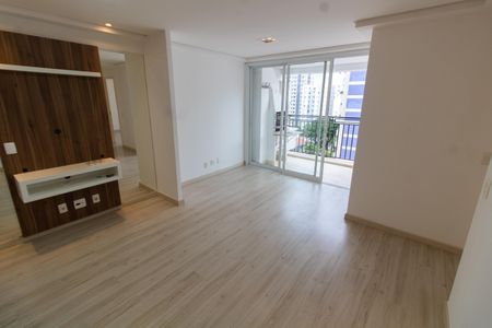 SALA de apartamento para alugar com 2 quartos, 67m² em Cambuí, Campinas