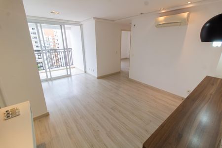 SALA de apartamento para alugar com 2 quartos, 67m² em Cambuí, Campinas