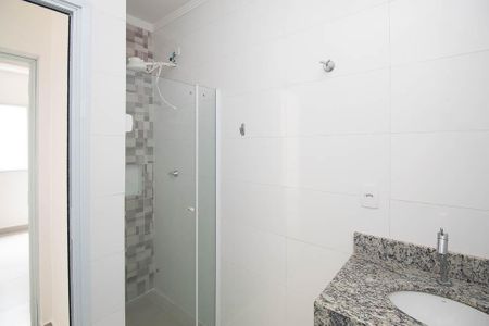 Banheiro  de apartamento para alugar com 1 quarto, 30m² em Vila Mazzei, São Paulo