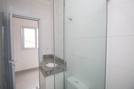 Banheiro  de apartamento para alugar com 1 quarto, 34m² em Vila Mazzei, São Paulo