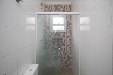 Banheiro  de apartamento para alugar com 1 quarto, 34m² em Vila Mazzei, São Paulo