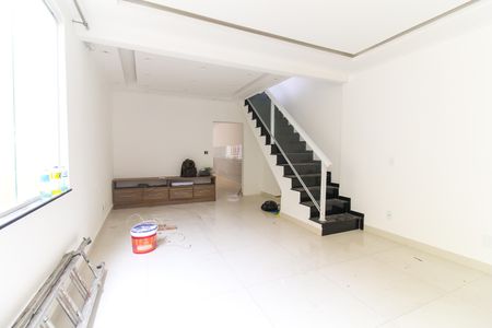 Sala de casa à venda com 3 quartos, 250m² em Cidade Nova São Miguel, São Paulo